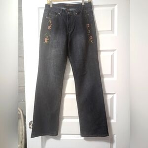 Dark rinse jeans with detailed stitching